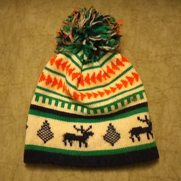 Reindeer pom pom snow hat